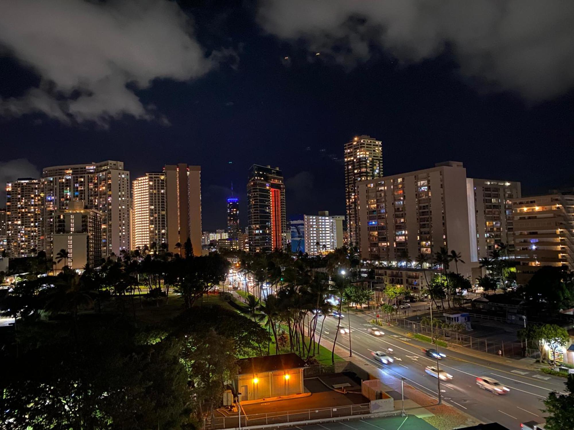 Cozy Studio With Free Parking In Waikiki Гонолулу Екстер'єр фото